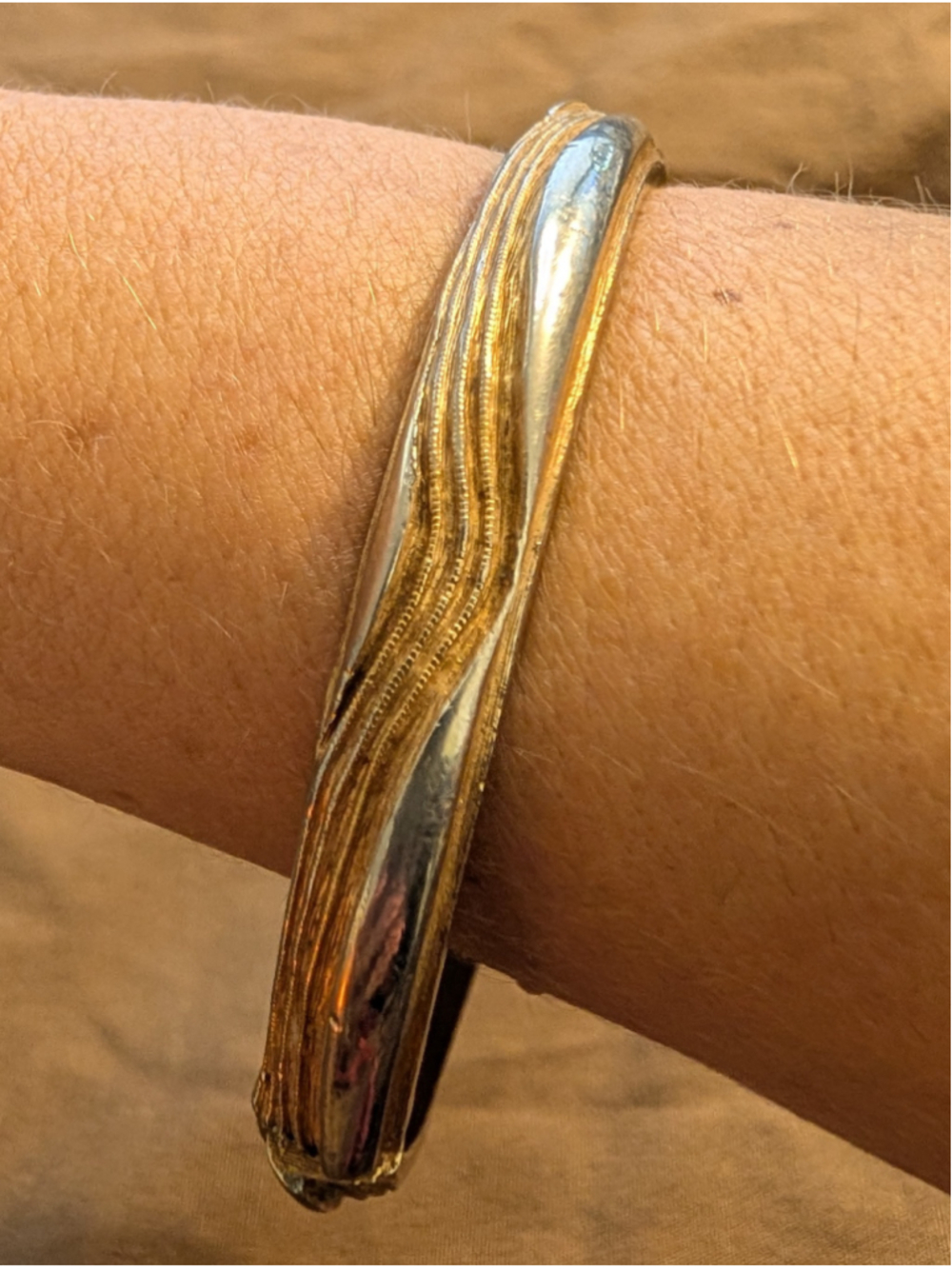 Vintage Crown Trifari Two Tone Wave Hinged Bangle Bracelet Gold Silver Signed